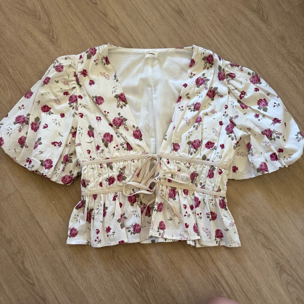 AUREUM Floral Blouse in Cream and Pink